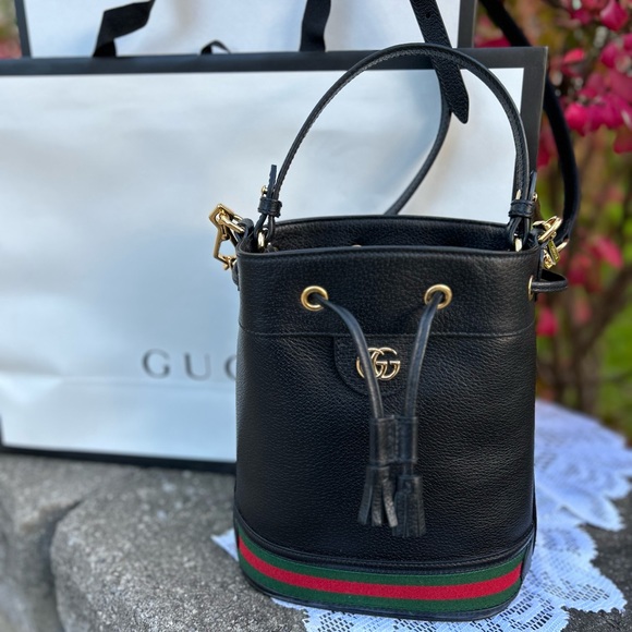 Gucci bucket bag - gently used - Picture 3 of 3